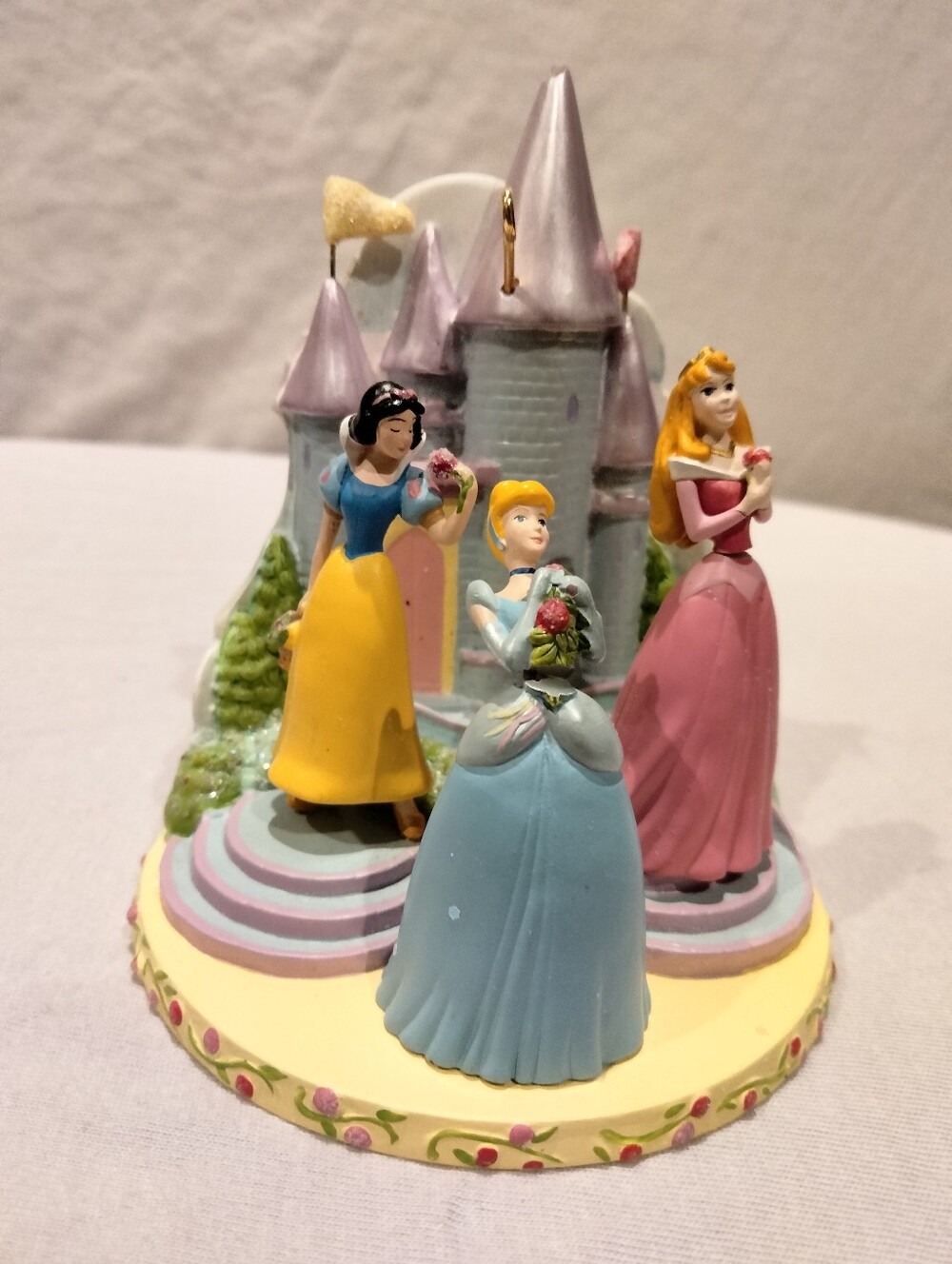 Disney Princesses Ornament Cinderella Snow White Aurora  2004  SEE Missing Flags